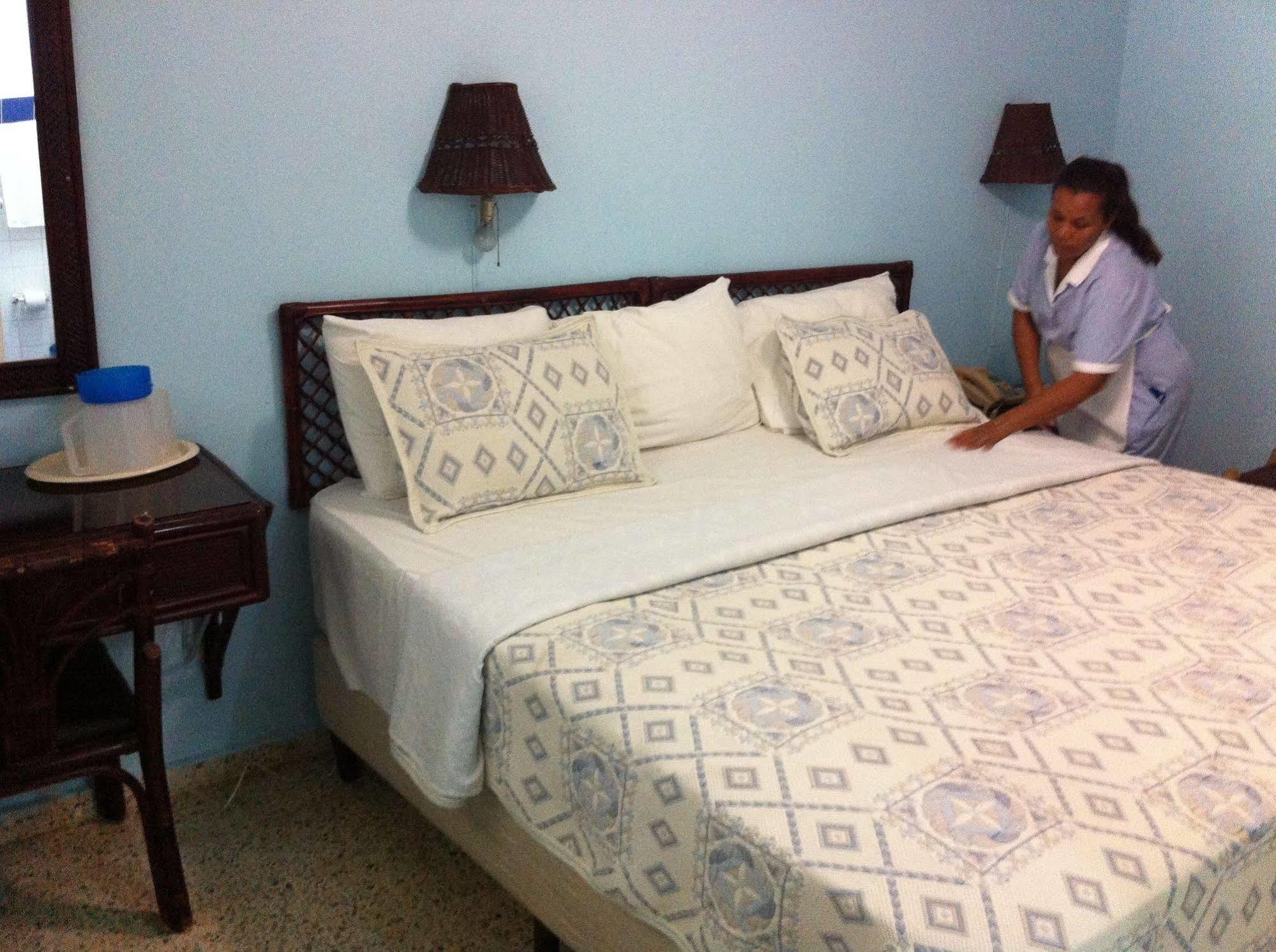 Hotel Caribe Barahona ภายนอก รูปภาพ