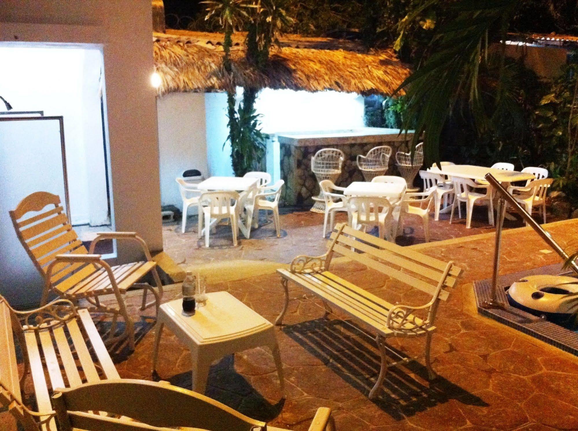 Hotel Caribe Barahona ภายนอก รูปภาพ